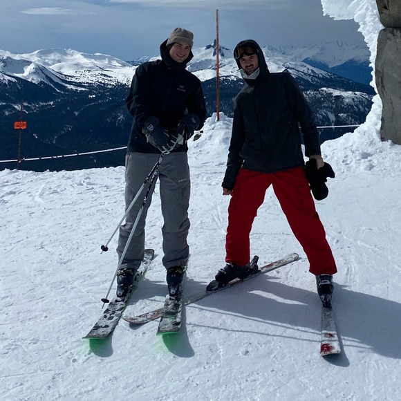 Meet your Posher, Tavis - Picture 1 of 1